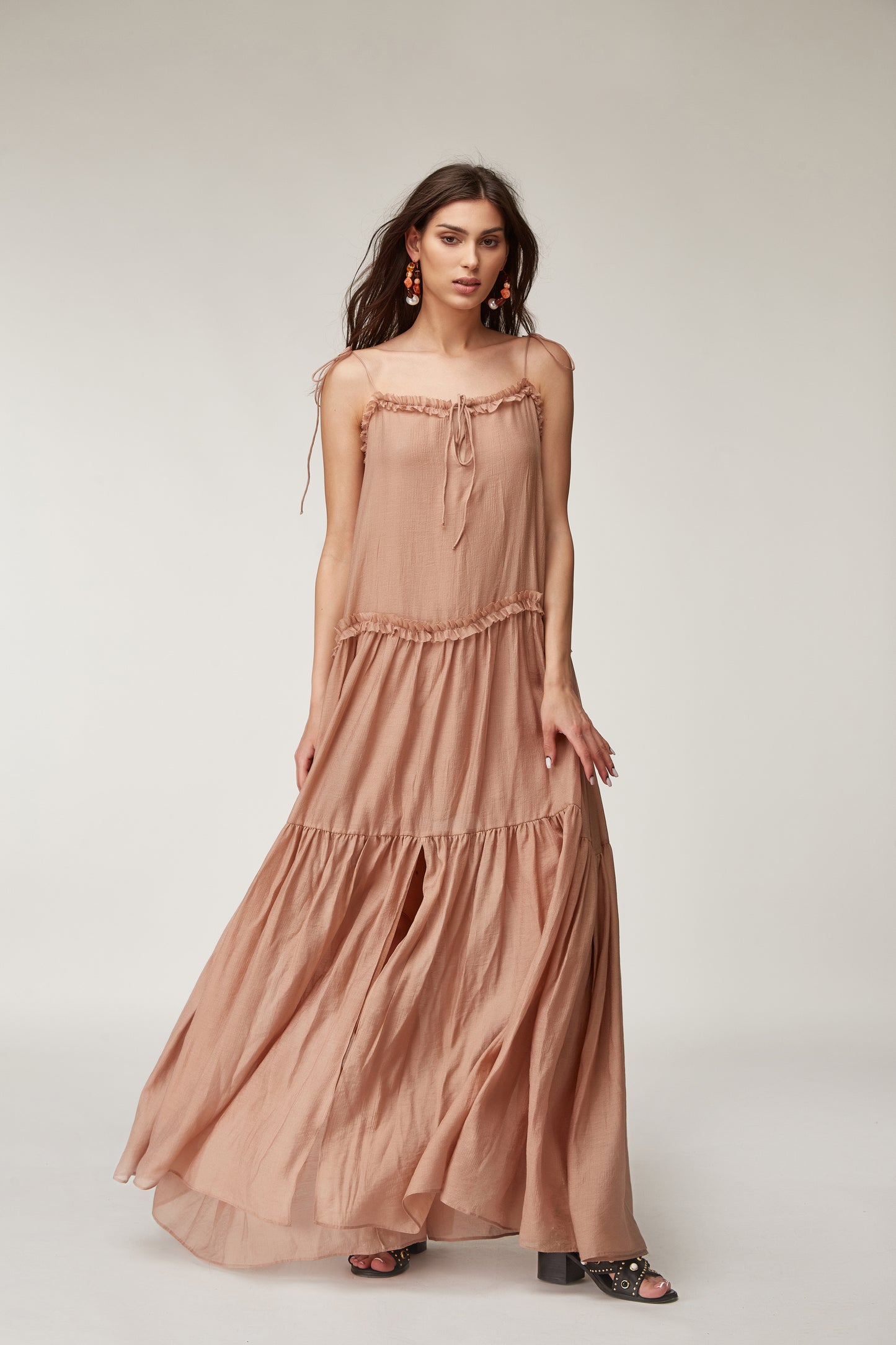 Beige Silk Beauty: Summer Date Elegance